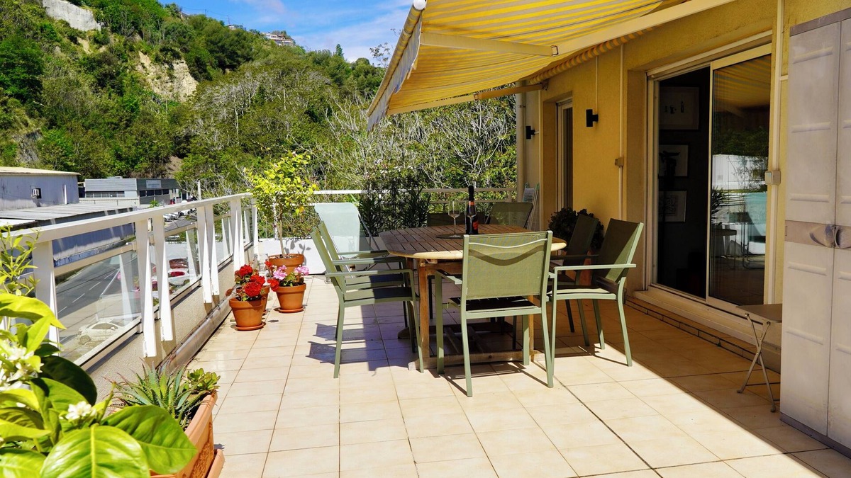 Mantega Apartment | Lovely apartment with AC and a large terrace - pool in the residence.