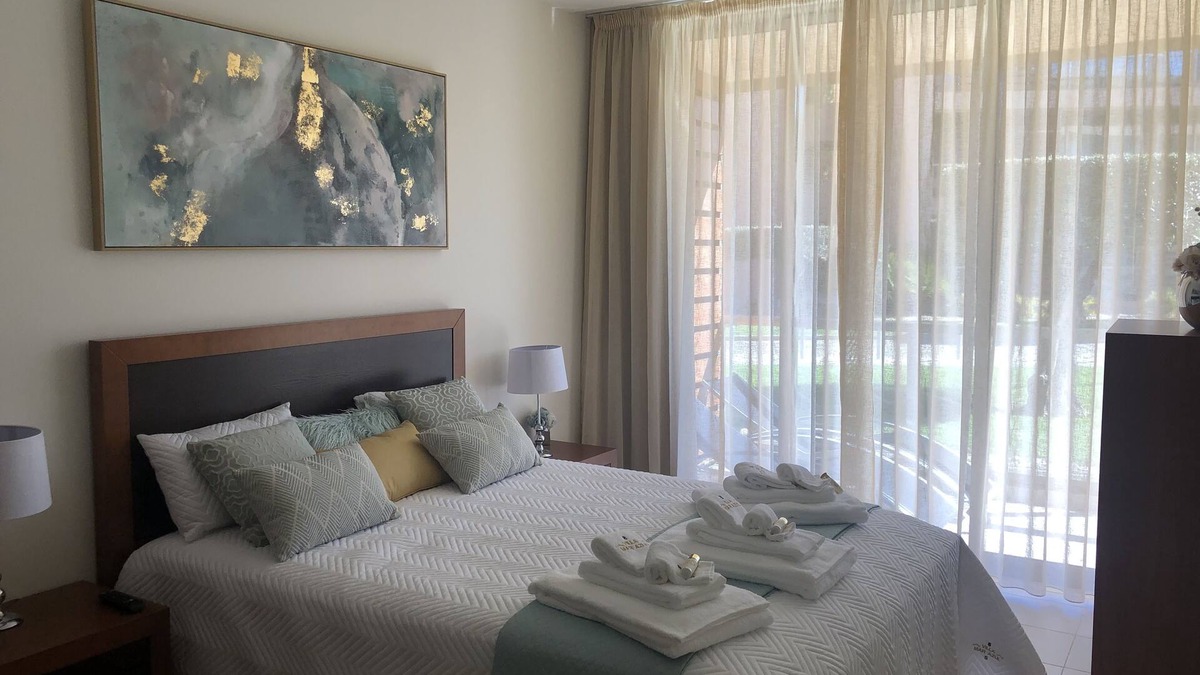 Salgados Condo | Lovely apartment, with direct access to the beach, 7 swimming and huge garden