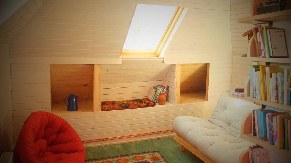 Valsanesti House | Lovely Attic in Traditional Old House & Garden near Forest