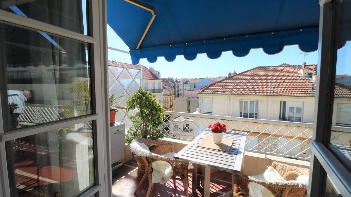 Thiers Apartment | Lovely balcony in Musiciens, central Nice.