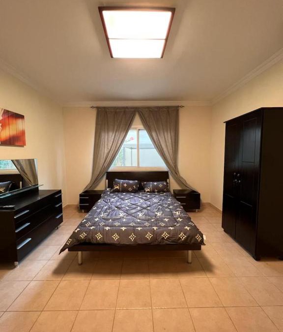 Doha Villa | Lovely bedroom with entertaining facilities & Swimming pool