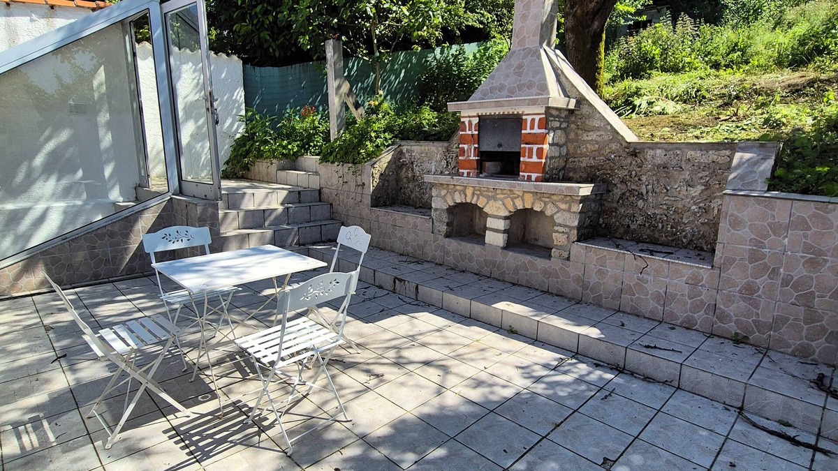 Angouleme House | Lovely Bellamy: New house downtown/station