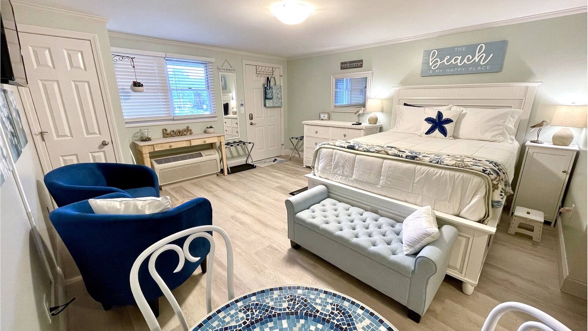 Ogunquit Condo | Lovely Boutique Studio, 1 mi. to Beach! 1/2 mi. to village ~ Trolley 2 blocks!
