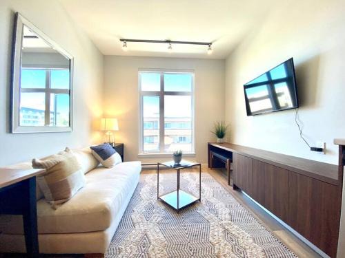 Sidney Apartment | Lovely Brand New Condo