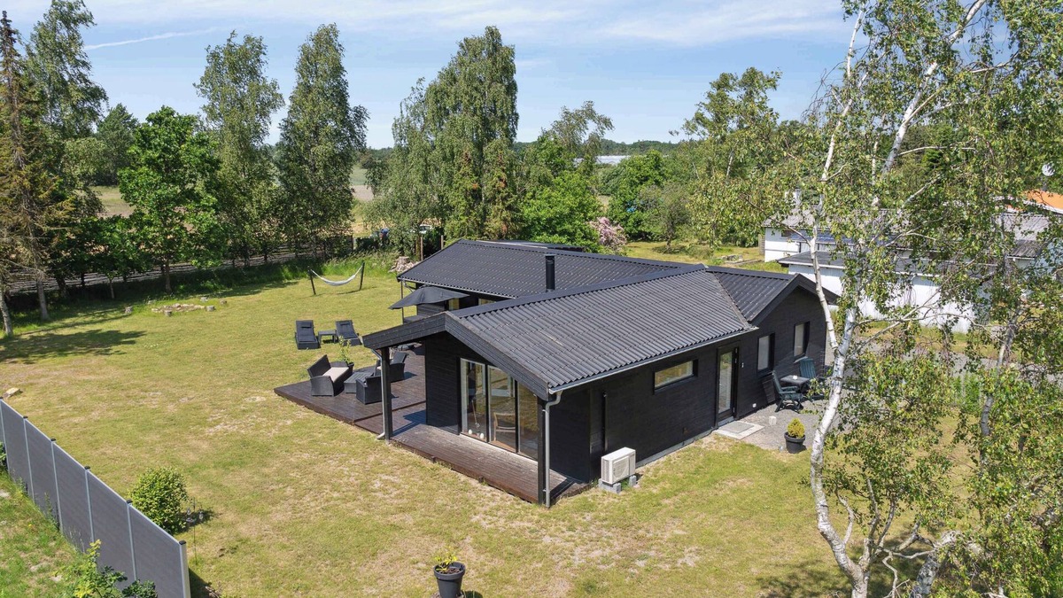 Bøtø By House | Lovely bright summer house in Marielyst