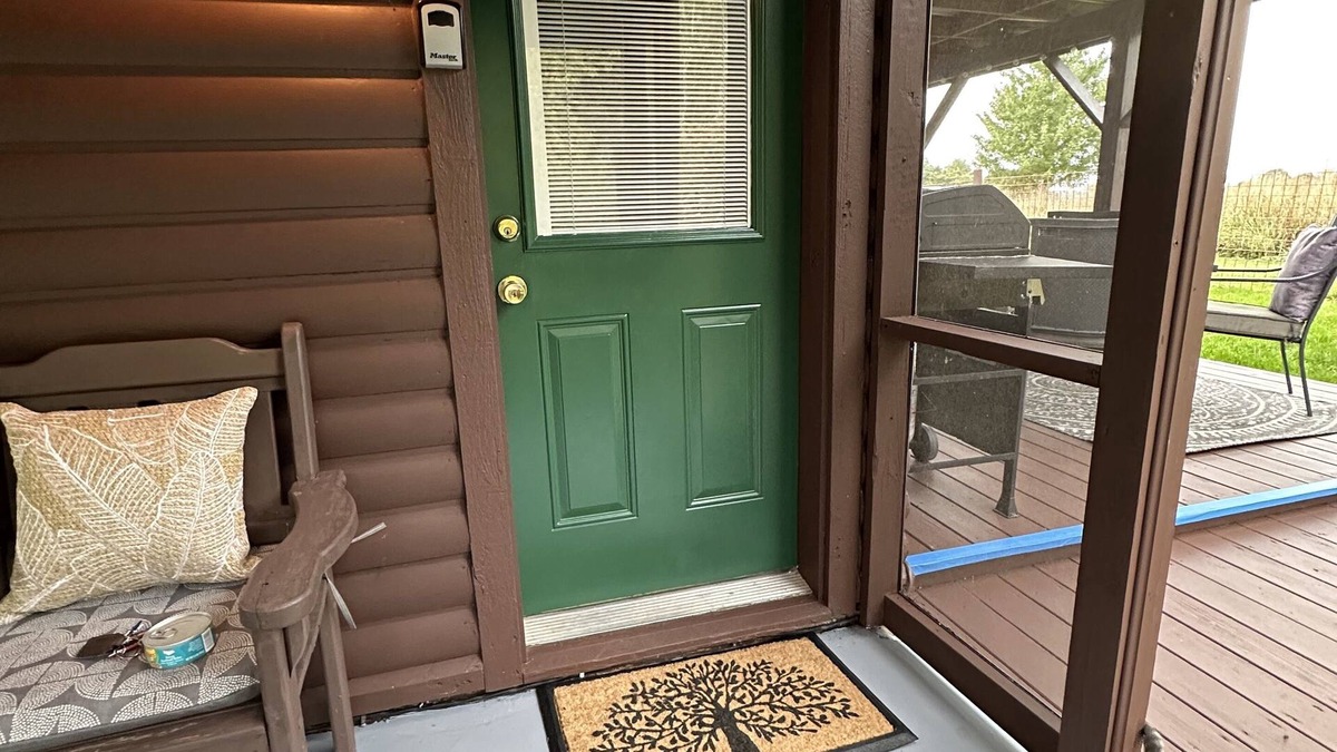 Millersburg Cabin | Lovely Cabin, fenced in yard. Pet Friendly!