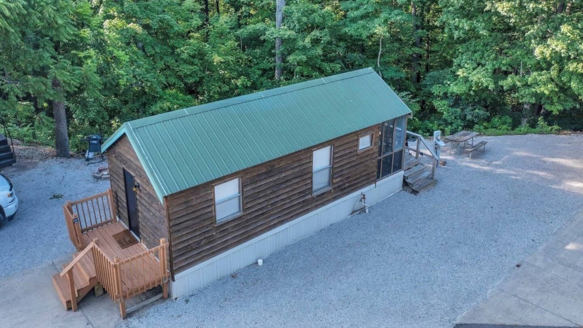 Bloomington Cabin | Lovely Cabin in Bloomington