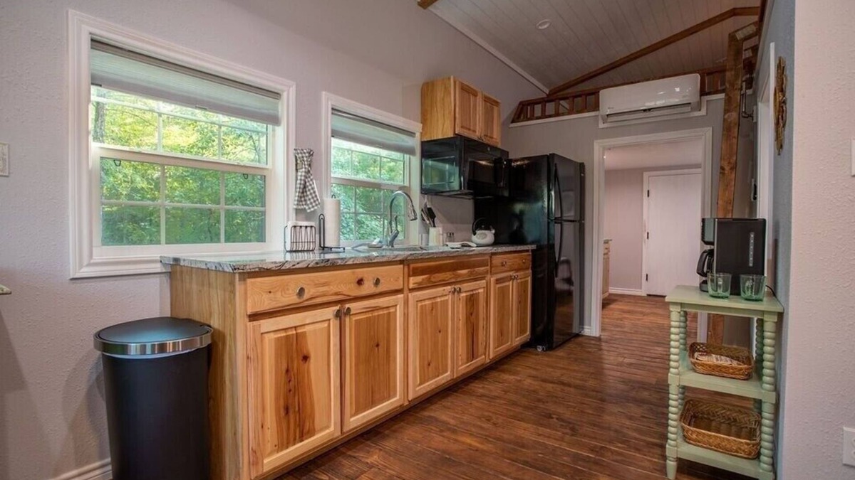 Wood County Cabin | Lovely cabin located on the edge of a stocked pond