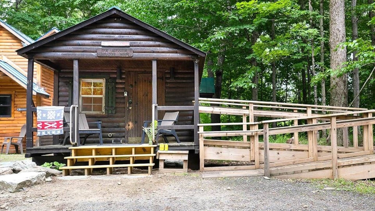 Warren Cabin | Lovely cabin nestled in the woods one minute from Sugarbush Resort