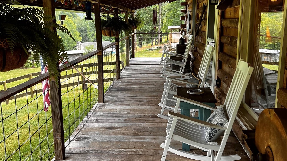 Weaverville Cabin | Lovely cabin on 136acre, 13 Miles from North Asheville. 6 miles from BR Parkway