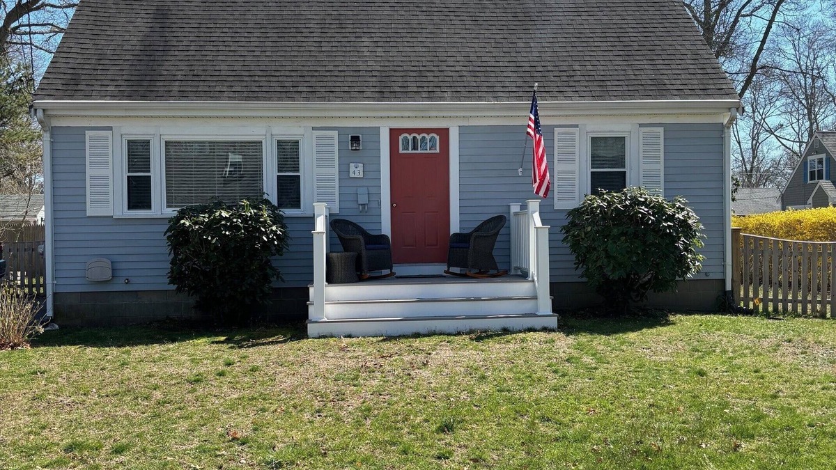Teaticket House | Lovely Cape Home 1 Mile to Falmouth Heights and Bristol Beaches