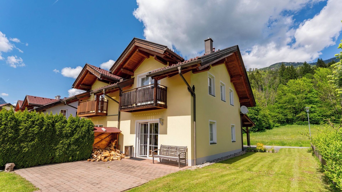 Kotschach-Mauthen Ski Chalet | Lovely chalet with garden near the ski slope