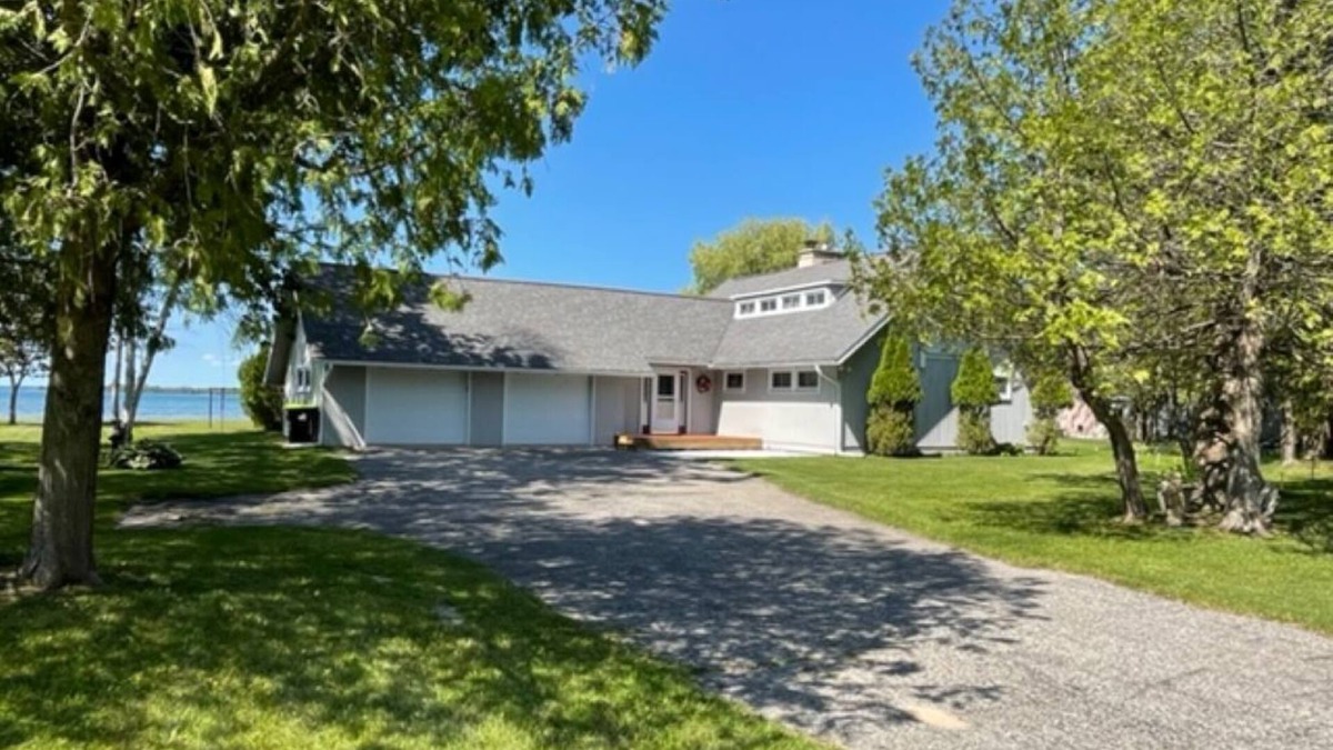 Cheboygan House | Lovely Chalet Home on Quiet Bay with Sandy Beach