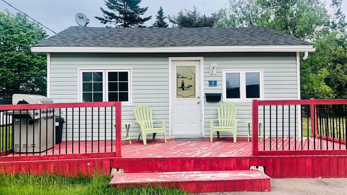 Pointe-du-Chene House | lovely chalet near the beach