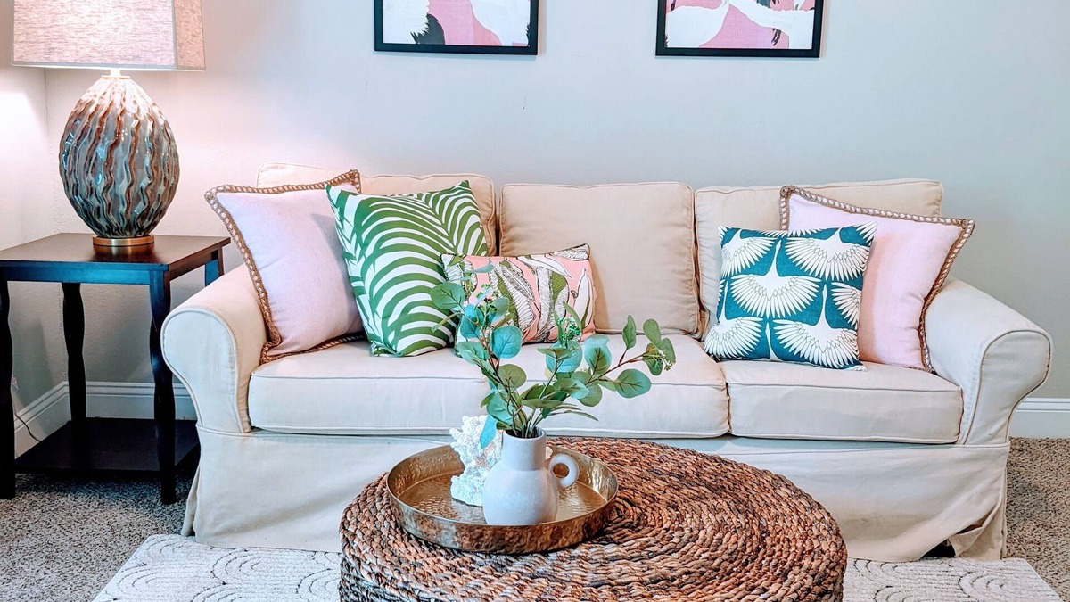 Johns Island Apartment | Lovely Coastal 2 Bedroom Gem with Pool