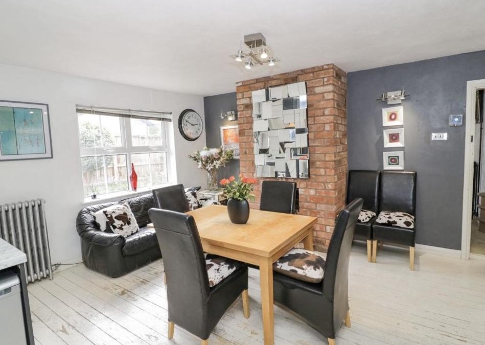 Lower Wick House | Lovely Comfortable 3 Bed Home, Worcester