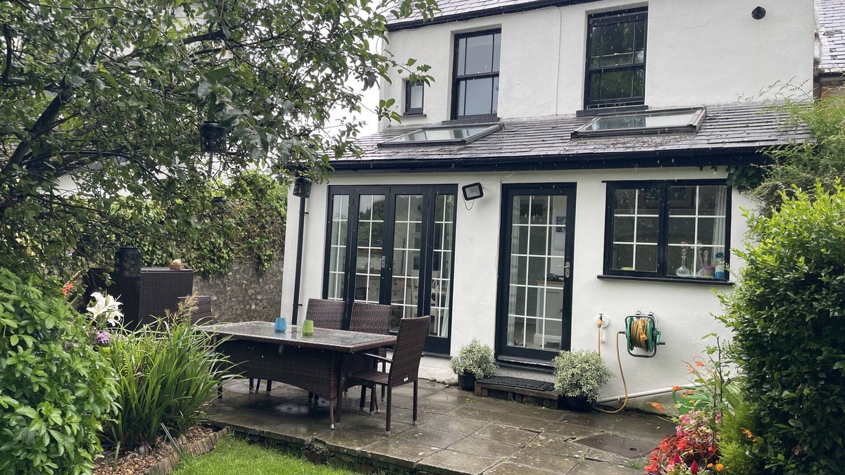 Charmouth Cottage | Lovely cottage, log fire & garden close to Charmouth beach on the Jurassic Coast
