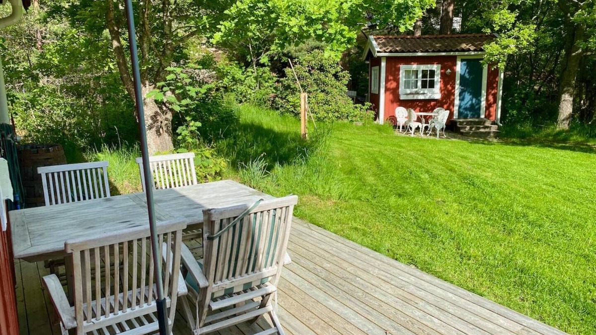 Gashaga Cottage | Lovely cottage 100 m from private Jetty