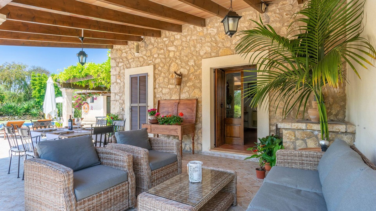 Pollensa Villa | LOVELY COUNTRY HOUSE, LOCATED BETWEEN POLLENSA AND PUERTO ALCUDIA. WITH WIFI
