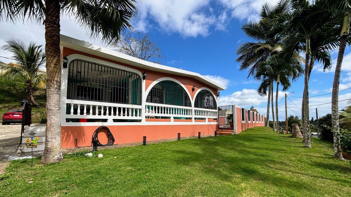 Tejas House | Lovely country home with private pool in the hills above the town Las Piedras.