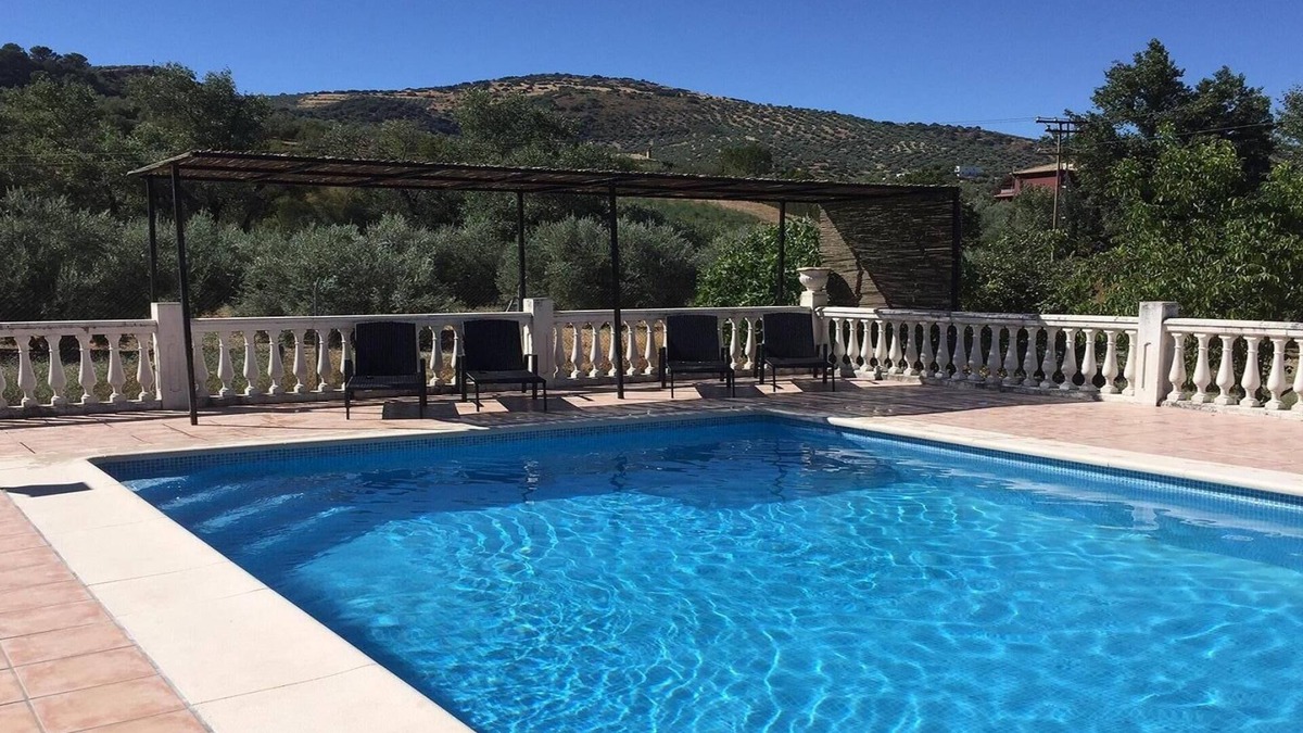 Montefrio House | Lovely country house, walking distance to Montefrio, with private, gated pool