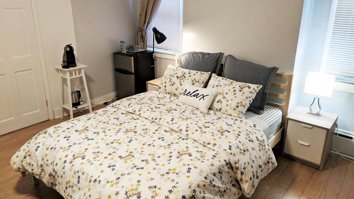 Squirrel Hill South House | Lovely, cozy Murray guest suite in Squirrel Hill