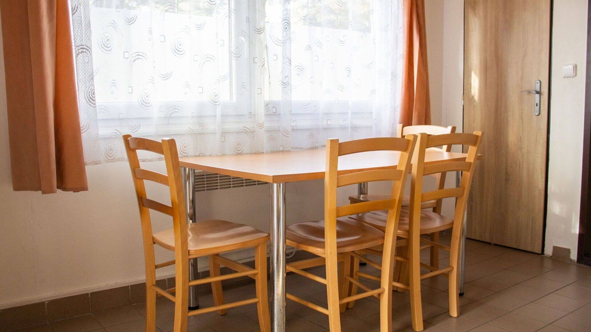 Hradec Kralove House | Lovely apartment in villa for 12 guests with WIFI, TV, patio, pets allowed and parking