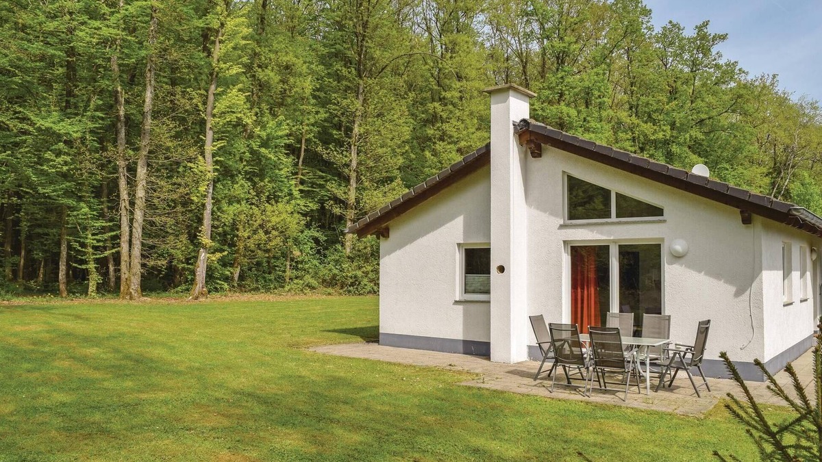 Ferienhausgebiet Hillenseifen House | Lovely home in Gerolstein/Hinterhausen