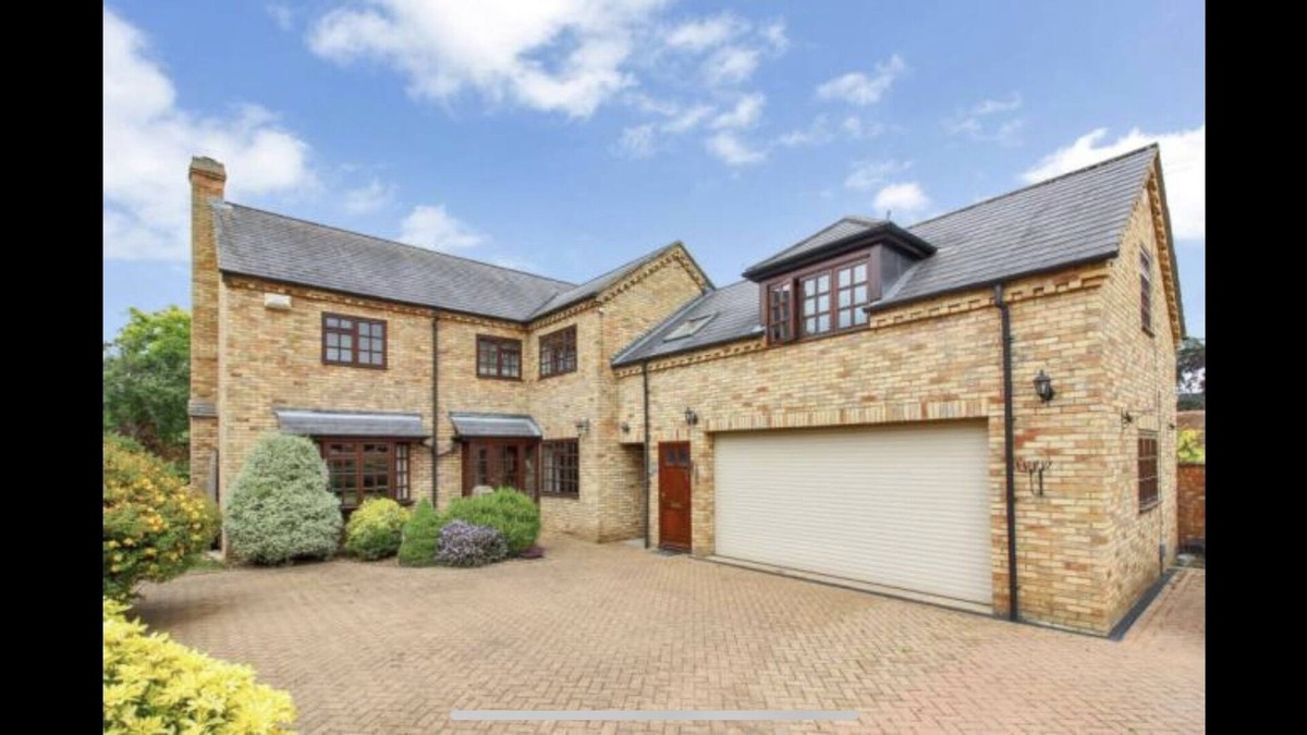 Clifton House | Lovely detached house with private walled garden. Situated in popular village.