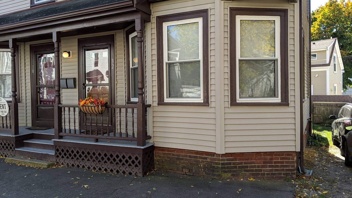 Beverly House | Lovely Downtown Beverly