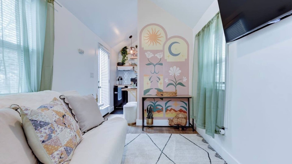 Rosewood House | Lovely East Austin Tiny Home!