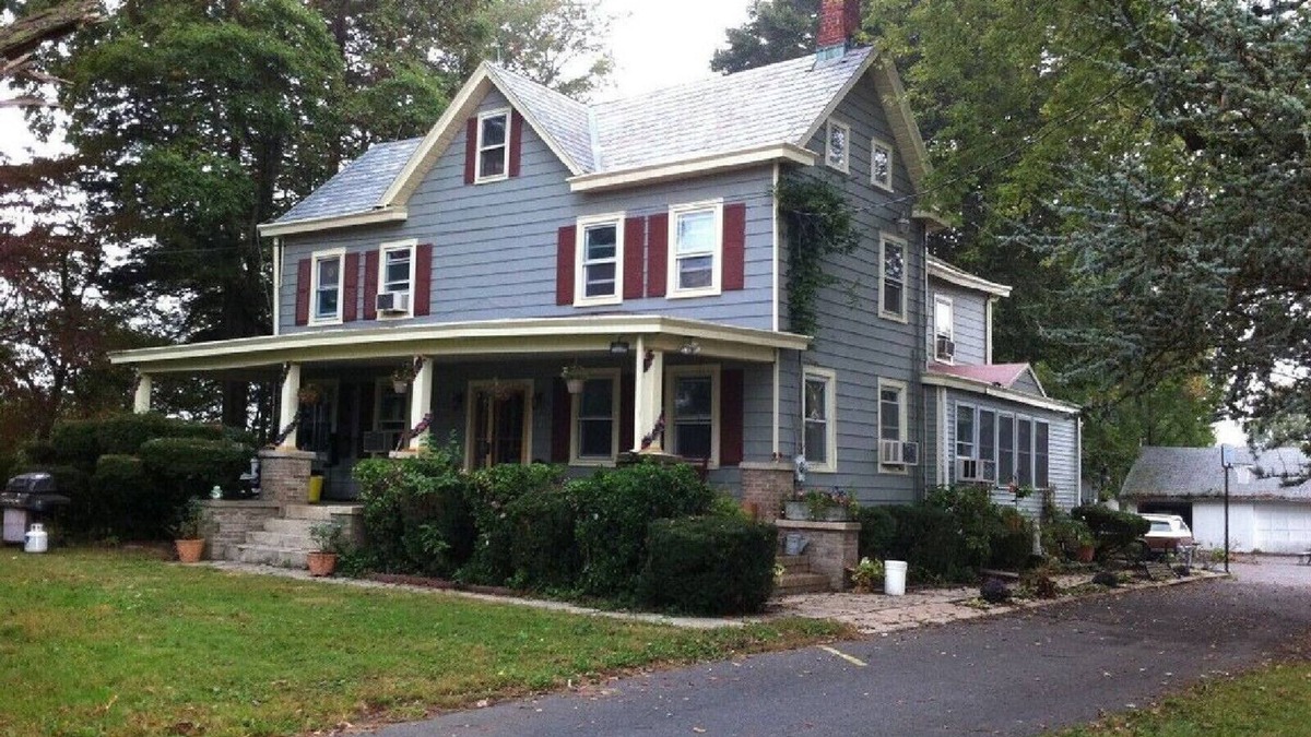 Imlaystown Other | Lovely Farmhouse-Queen Mary Guest House by the Vineyards- in East Windsor, NJ