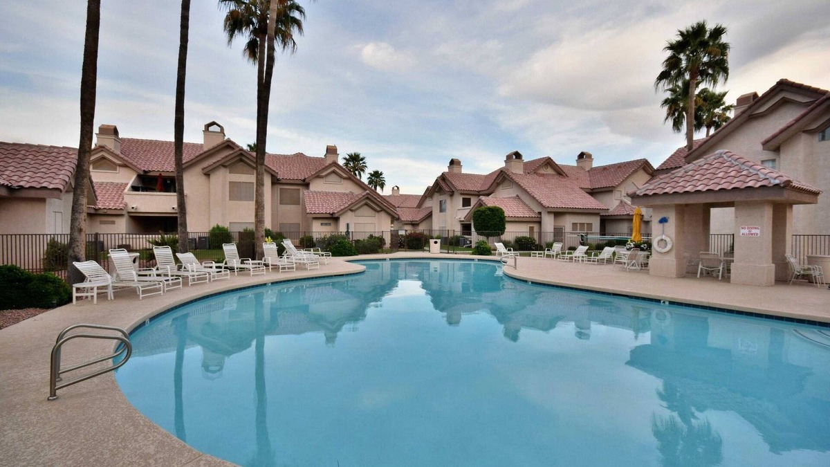 Palm Valley Condo | Lovely First Floor Condo in Small, Gated Community
