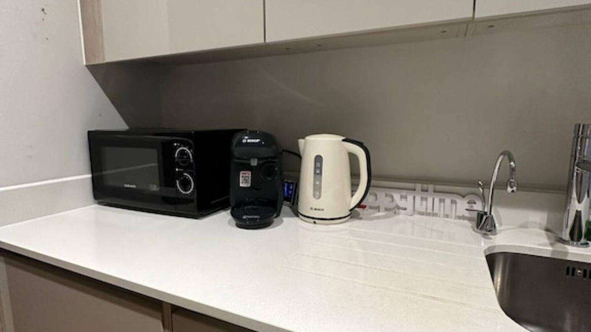 Uxbridge North Apartment | Lovely flat close to Heathrow Airport