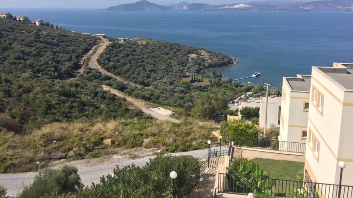 Gulluk Apartment | Lovely Flat near Sea with Shared Pool in Milas