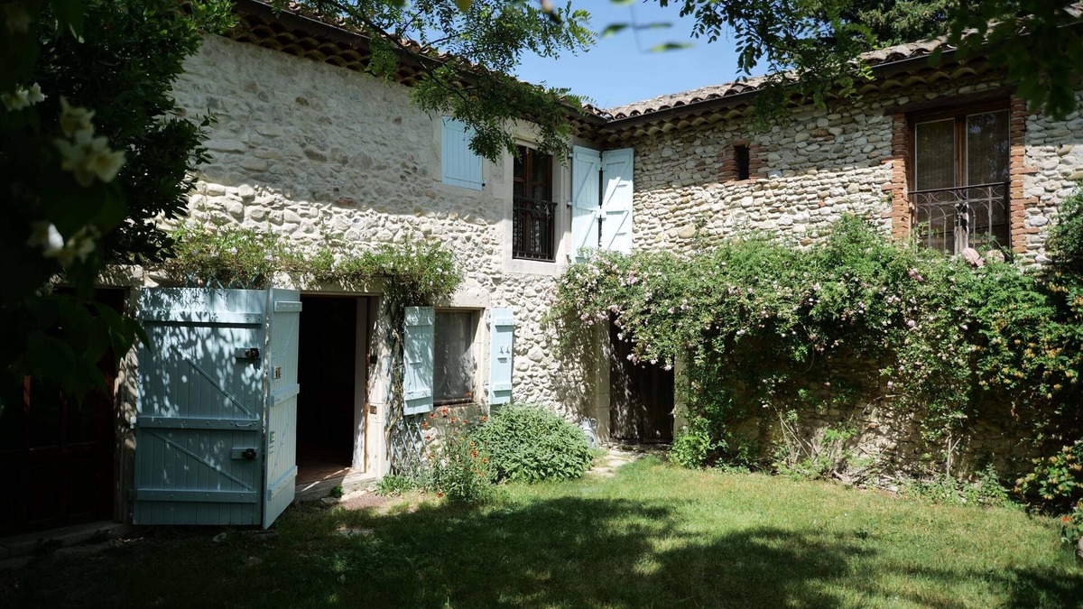 Saint-Gervais-sur-Roubion Other | Lovely restored farmhouse in Provence surrounded by sunflowers & vineyards