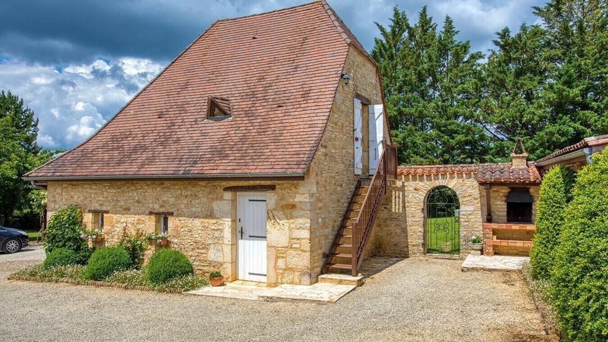 Saint-Laurent-la-Vallee Apartment | Lovely spacious studio with a shared heated swimming pool and private terrace