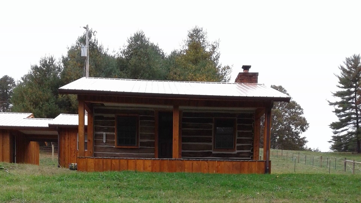 Wellston Cabin | Lovely get away cabin. Prefect for a romantic weekend!