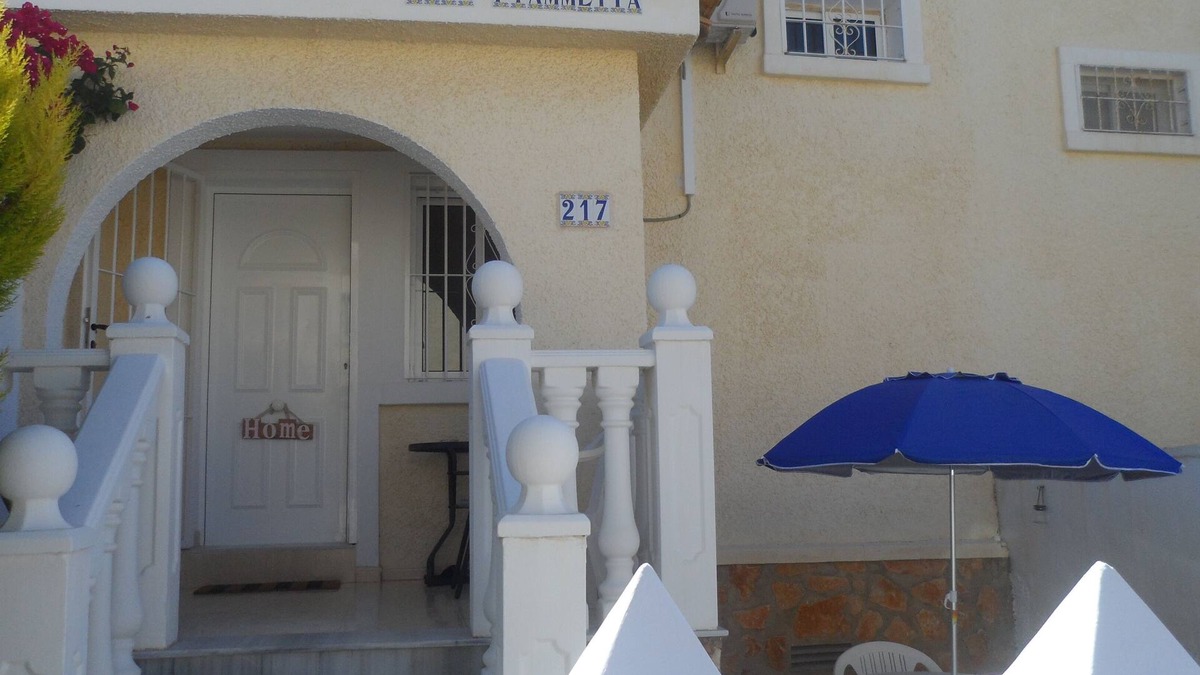 Puerto Marino House | Lovely Gran Alacant 3 storey south facing town house near Carabassi beach