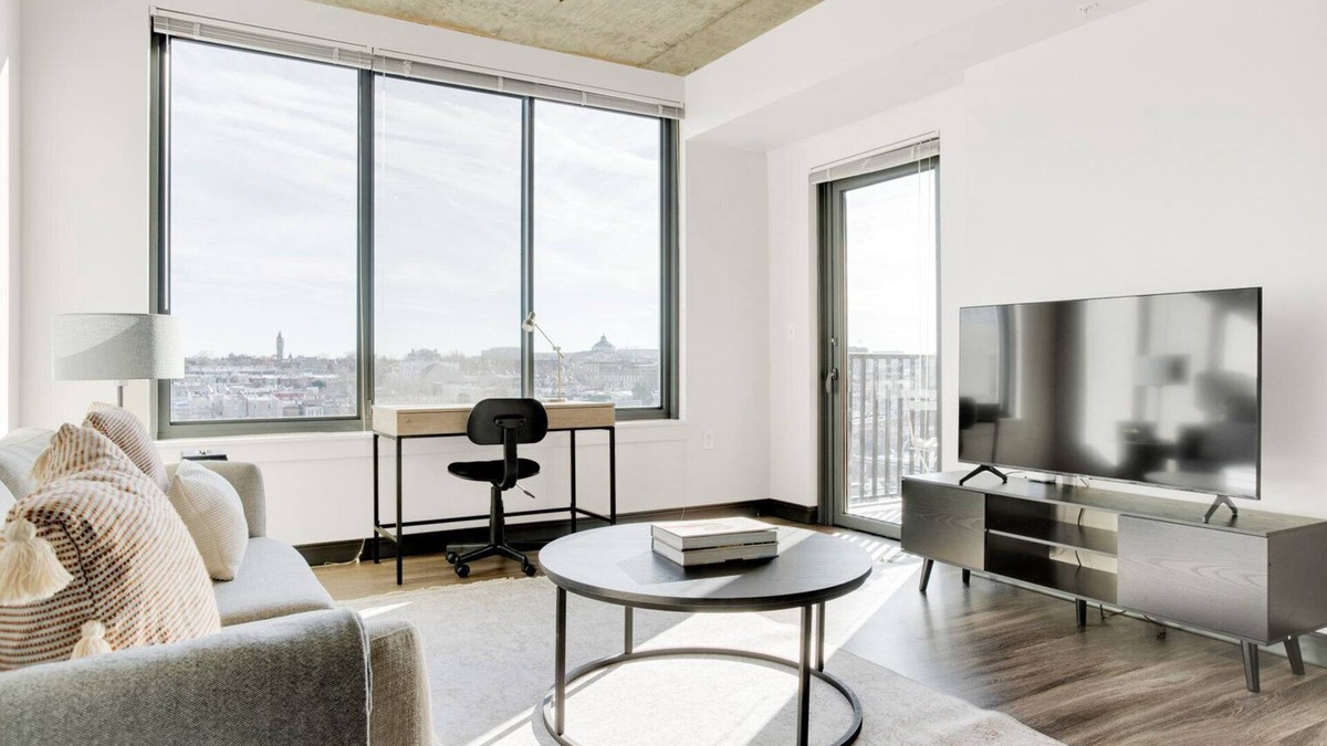 H Street Corridor Apartment | Lovely H Street 1BR w/Gym & Pool, near Union Station, by Blueground
