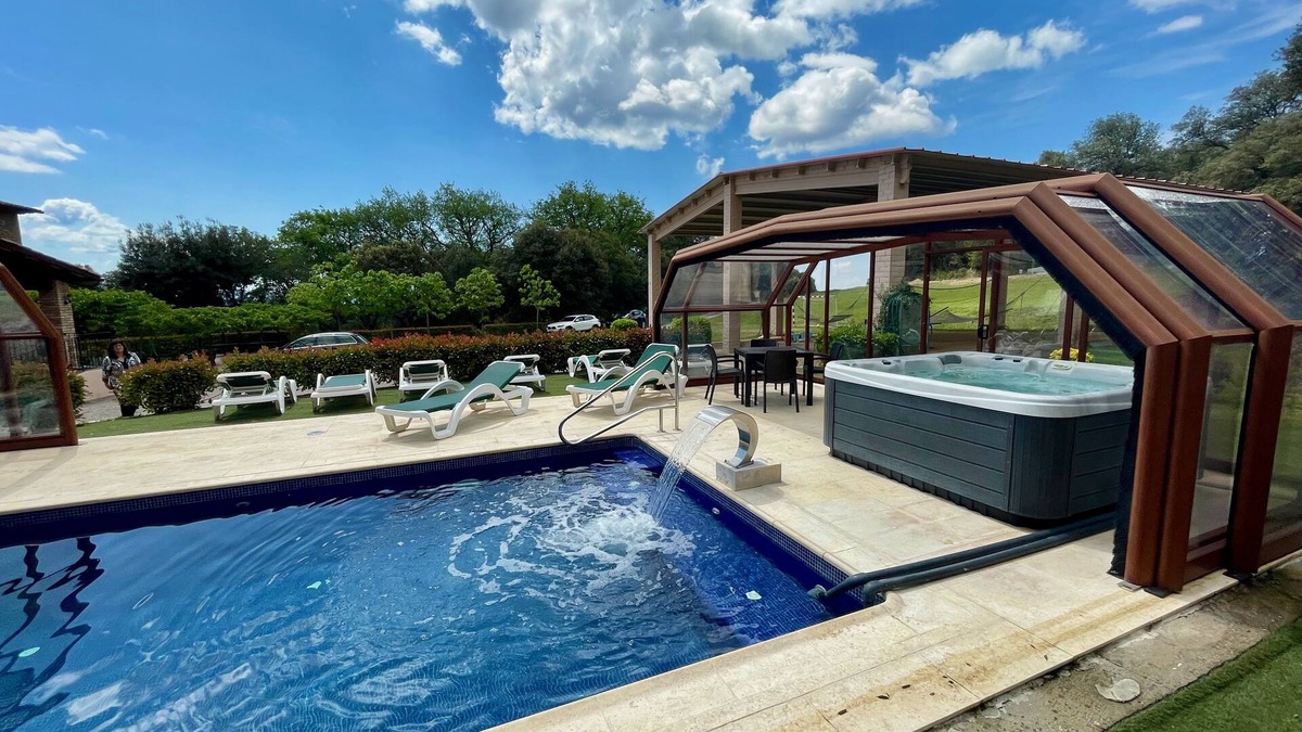 Prats de Llucanes Villa | Lovely holiday home for 15 guests - 7 bedrooms all with private bath