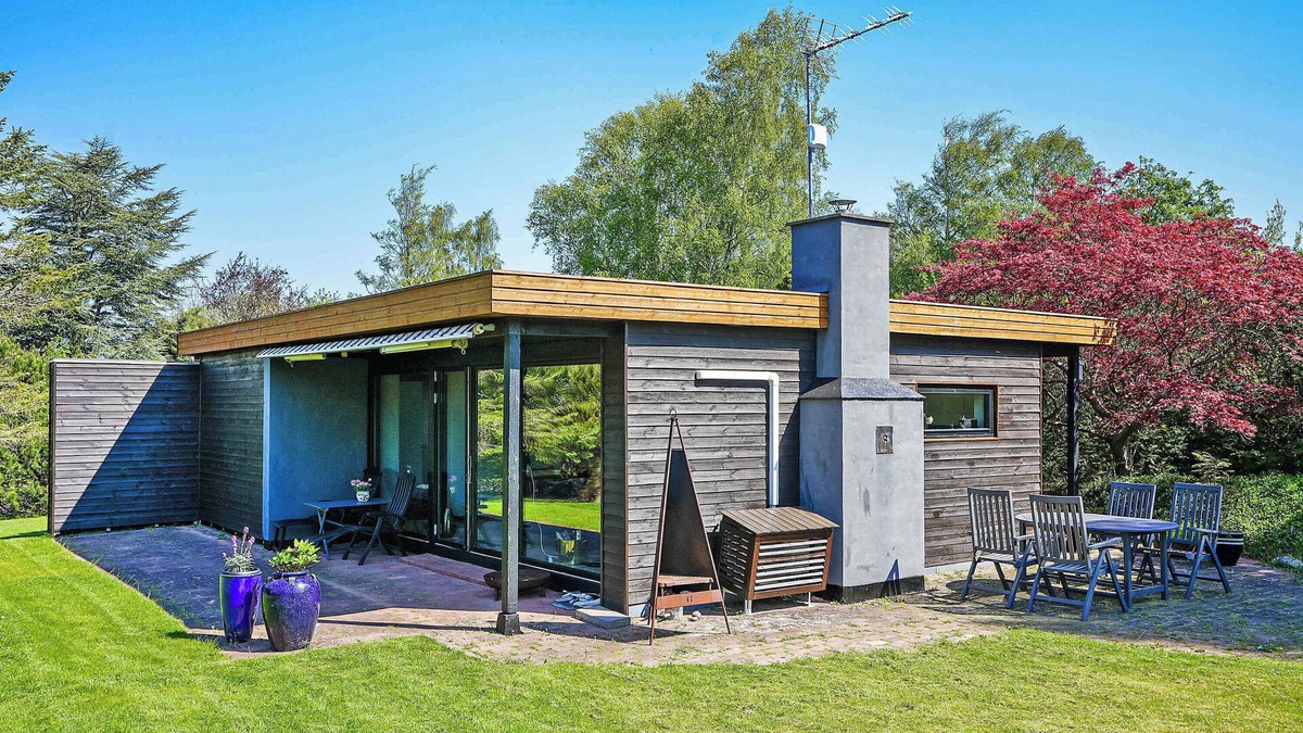 Udsholt Sand House | Lovely holiday home close to town and beach