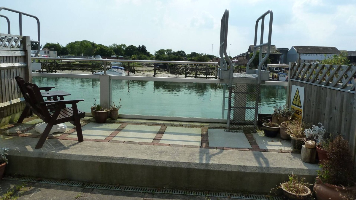 Littlehampton House | Lovely home by the rivernFree parking space