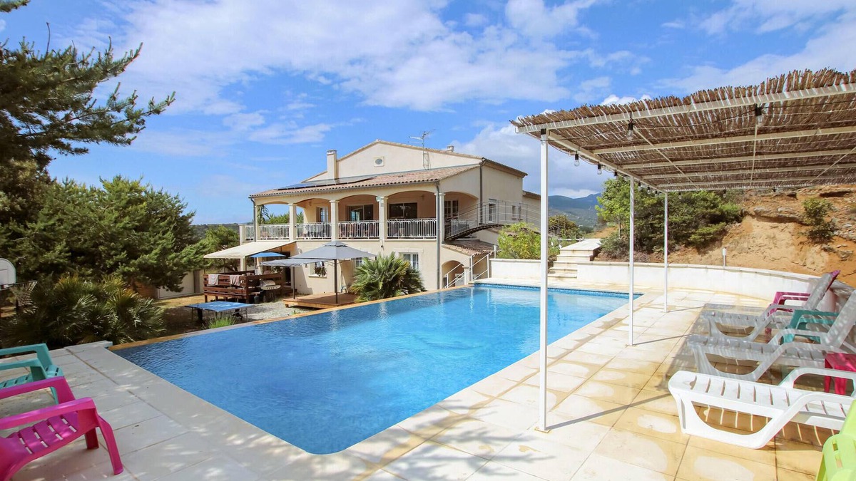 Rousset-les-Vignes House | Lovely home in Rousset les Vignes