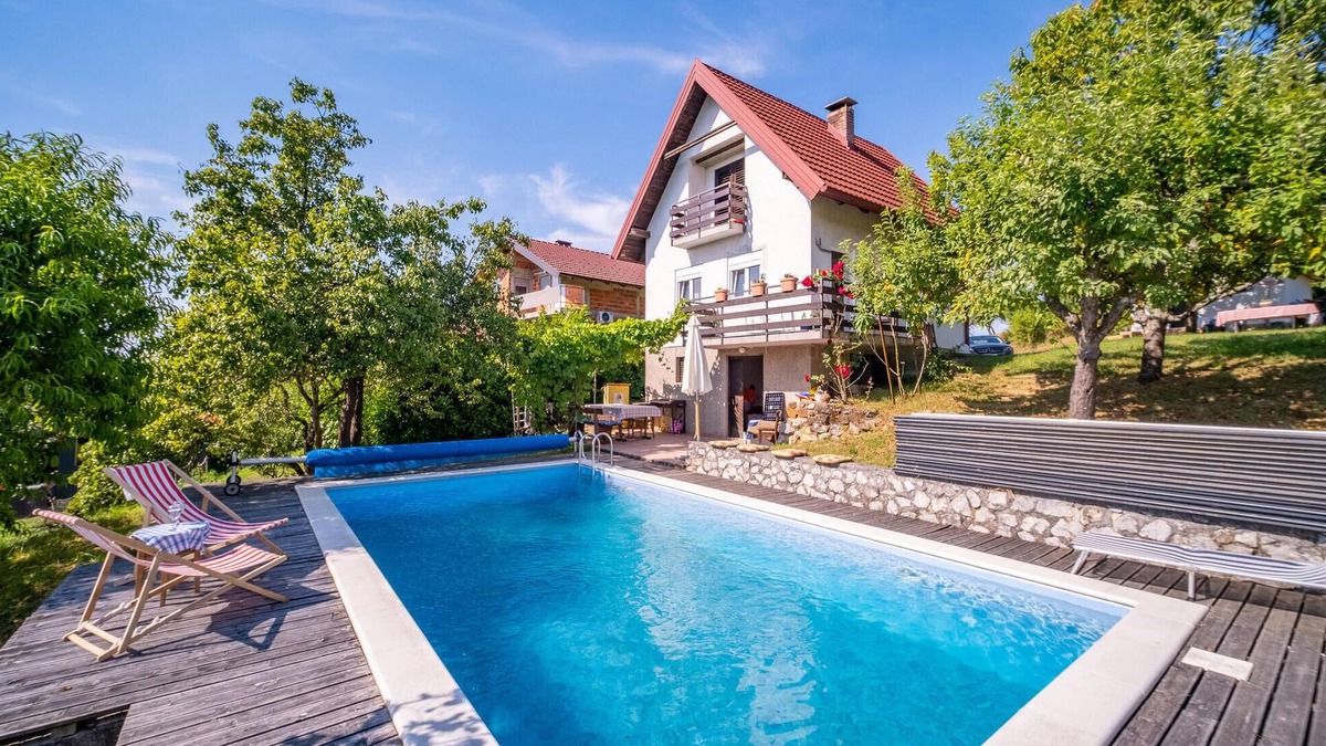Karlovac House | Lovely home in Cerovac Vukmanicki
