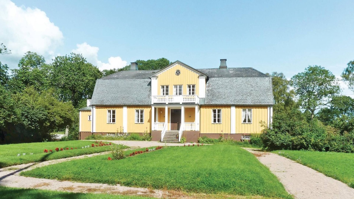 Virestad House | Lovely home in älmhult with kitchen