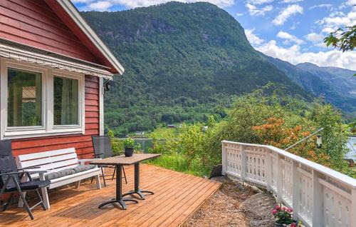 Hoyanger House | Lovely Home In Bjordal With Kitchen