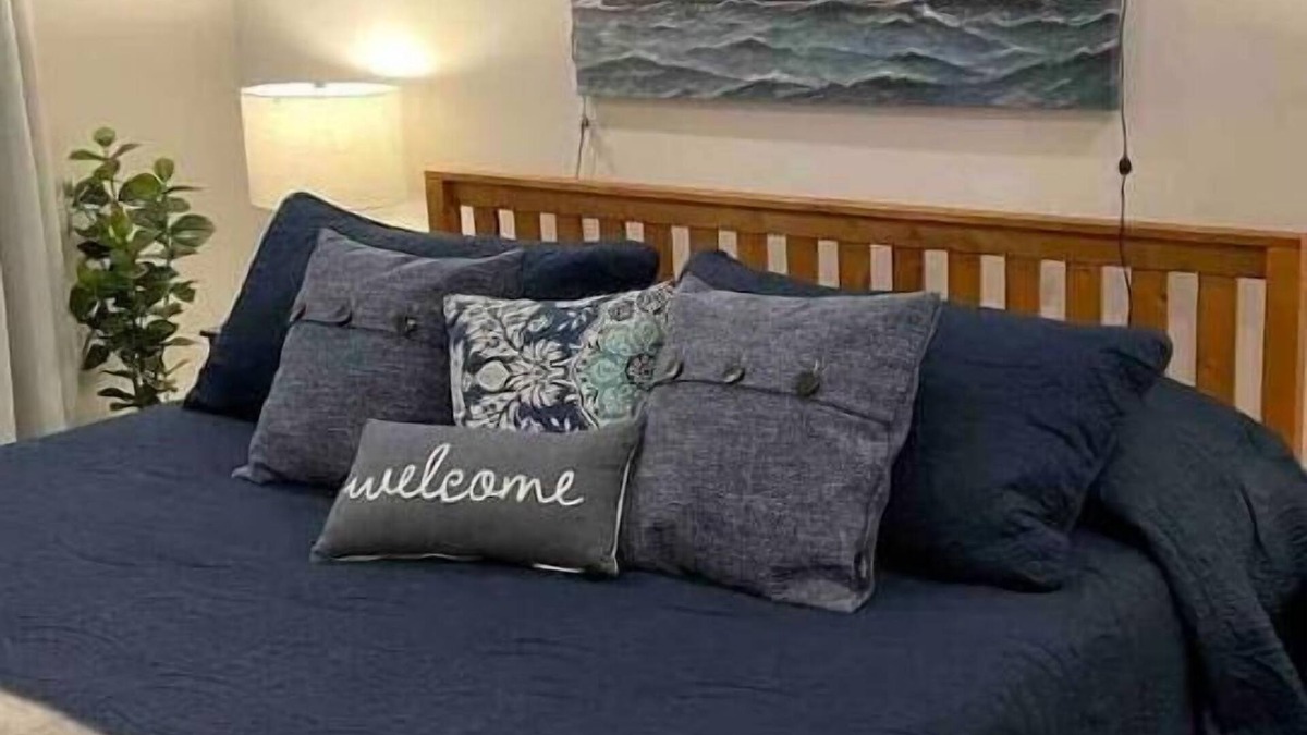 Chestertown House | Lovely Home in Chestertown Which Sleeps 7 - Free EV Charging for guest