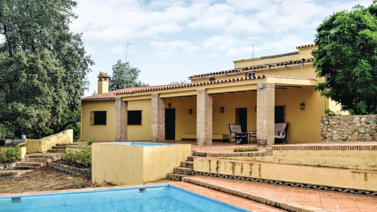 Calabazares House | Lovely home in Cortegana