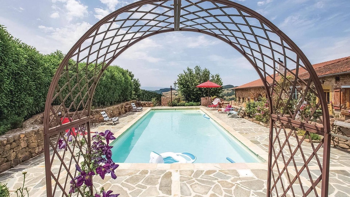 Thizy-les-Bourgs House | Lovely home in Thizy-les-Bourgs